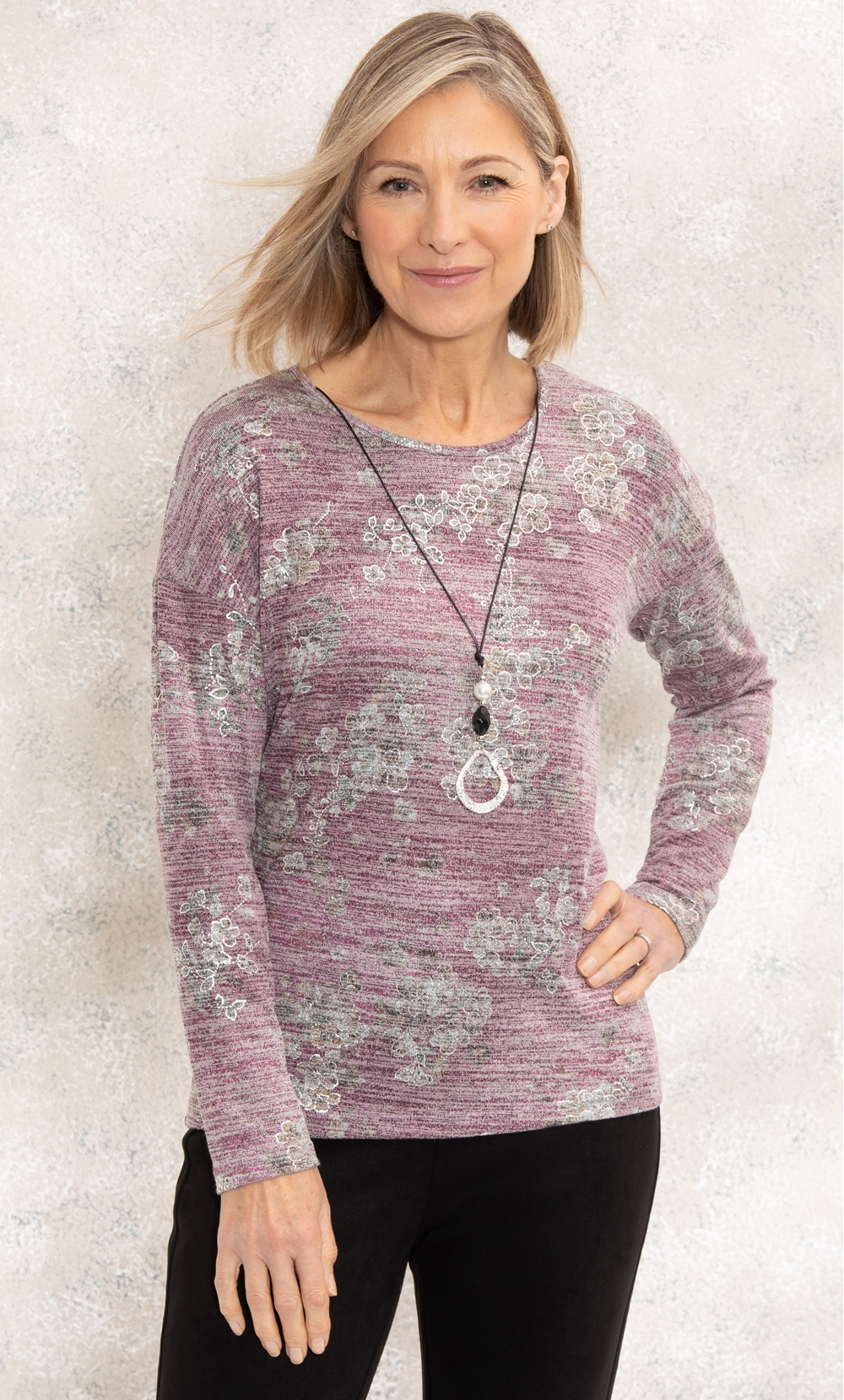 Anna Rose Floral Print Knit Top With Necklace