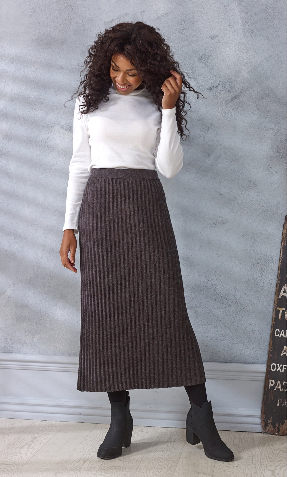 Long grey on sale pleated maxi skirt