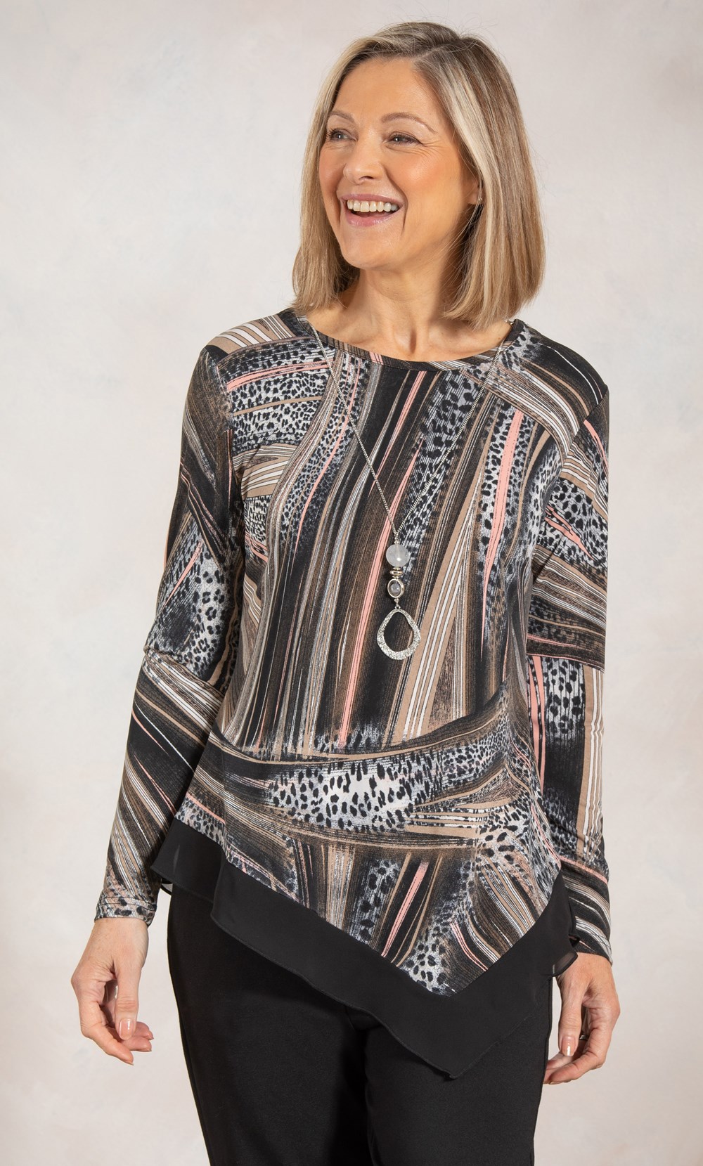 Brands - Anna Rose Anna Rose Printed Dip Hem Top With Necklace Black/Coral/Multi Women’s