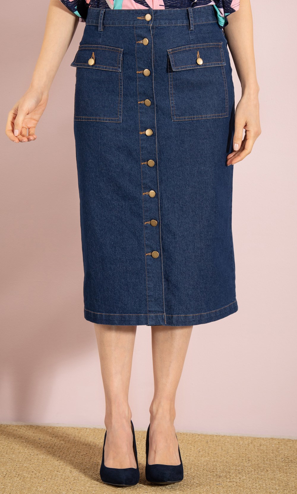 The Midi-Skirt Is Kendall Jenner's Secret Wardrobe Weapon | British Vogue