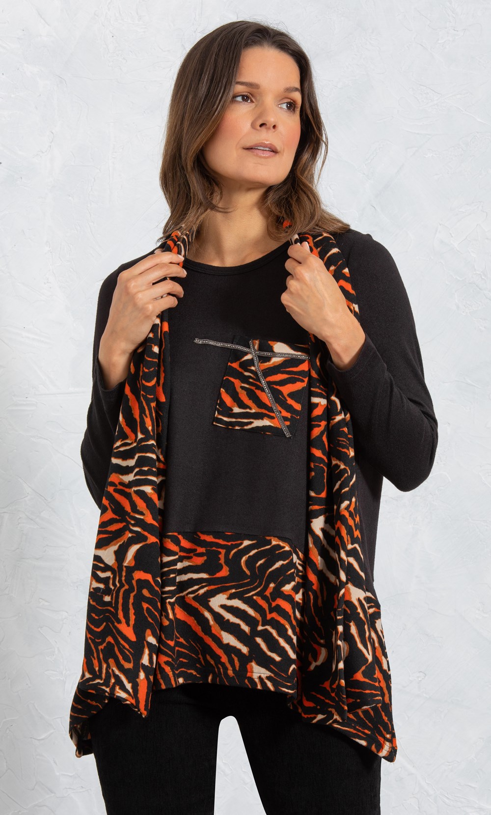 Brands - Klass Plain And Animal Print Dip Hem Knitted Tunic Top Black/Orange Women’s