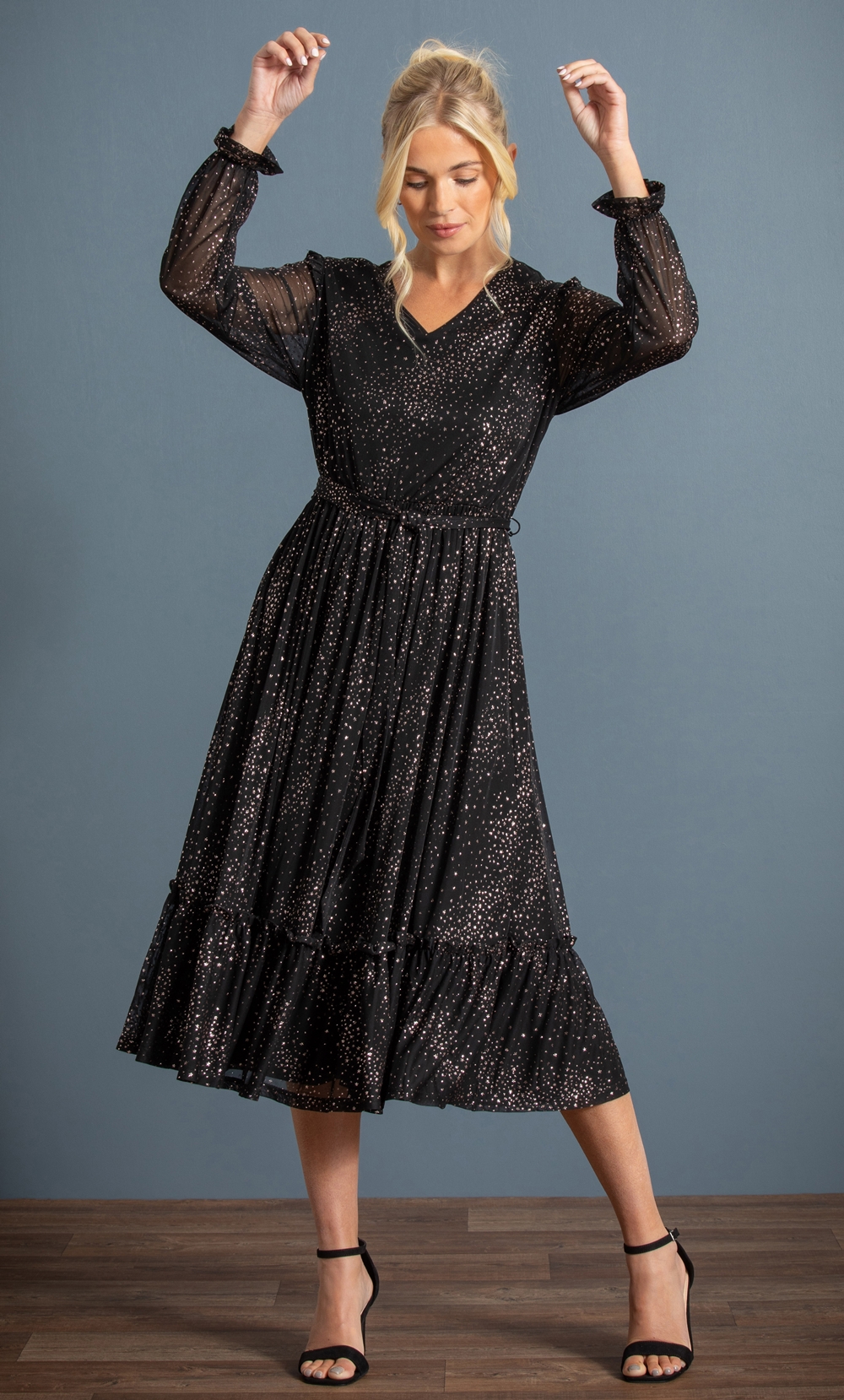 Long Sleeve Glitter Star Midi Dress in Black Klass