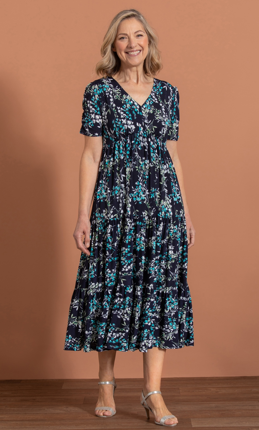 Anna Rose Short Sleeve Floral Midi Dress in Blue | Klass