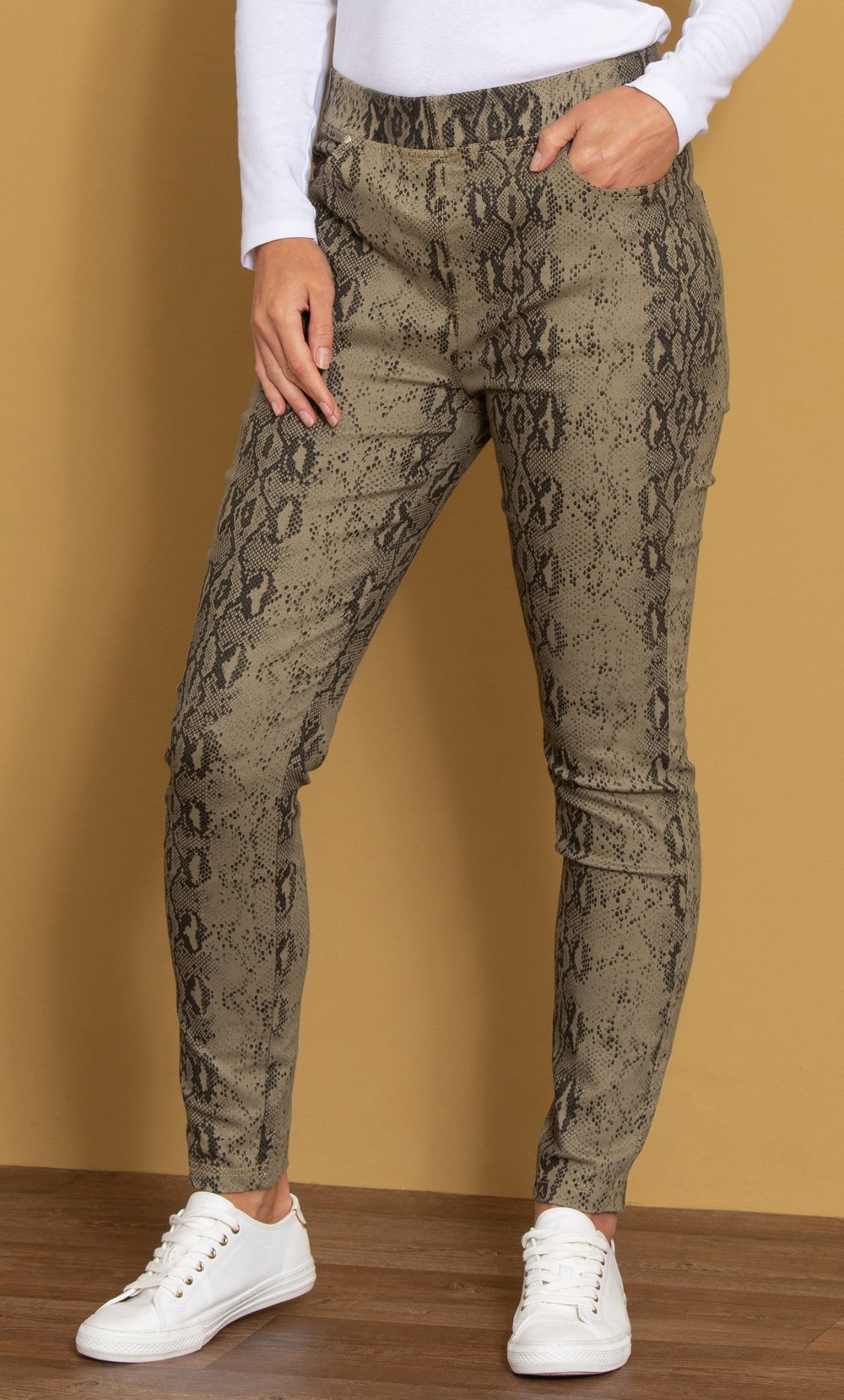 Snake Print Pull On Jeggings