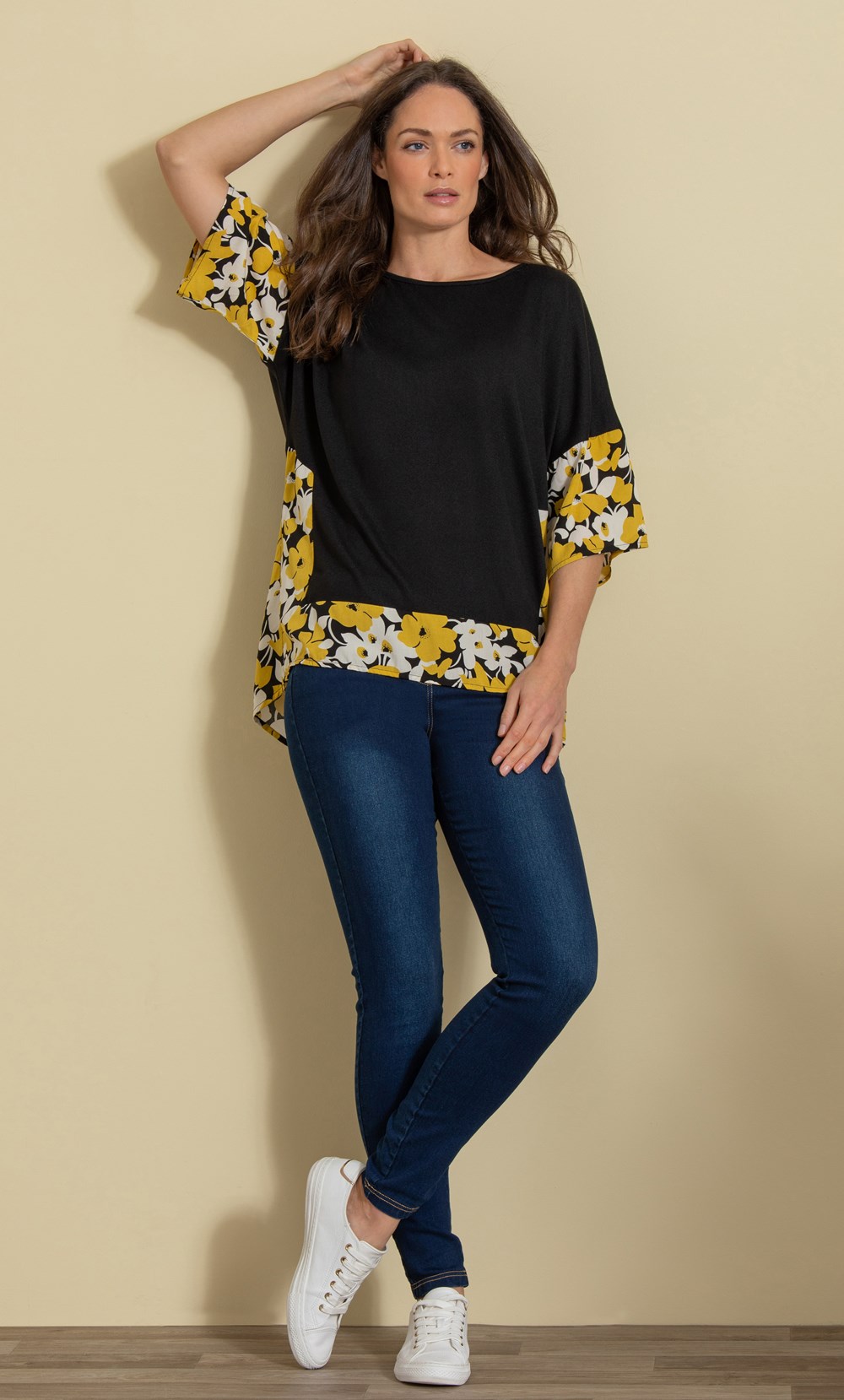 Loose Fit Knitted Top With Floral Contrast