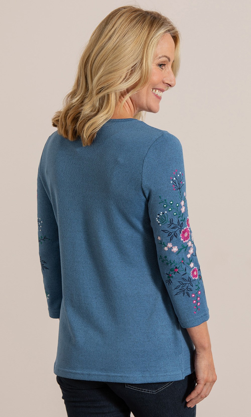 Anna Rose Embroidered Knit Top With Necklace
