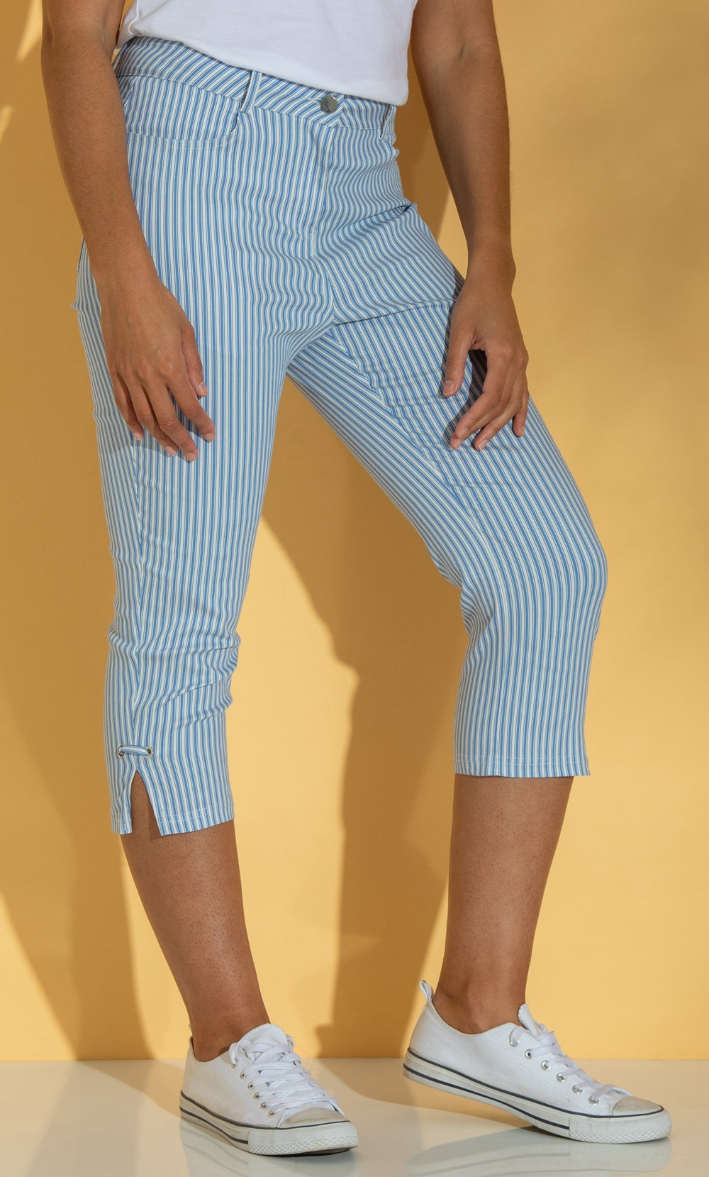 AND Blue Cropped Pants