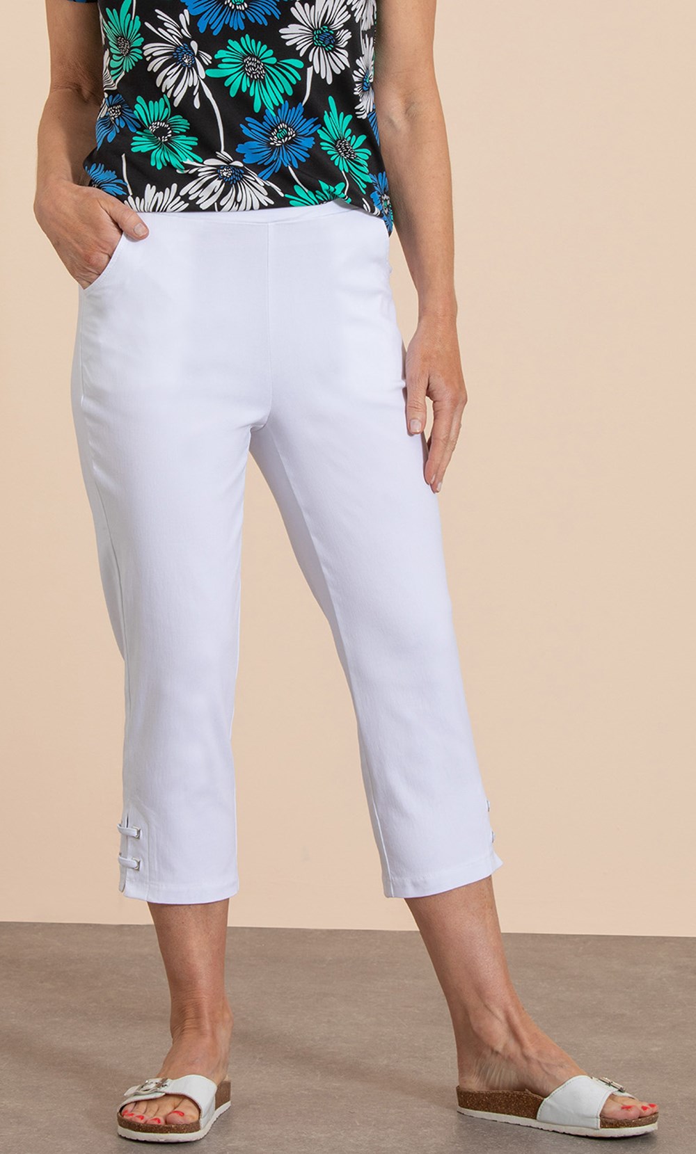 Explore Chic Cream Trousers for Women at Very.co.uk