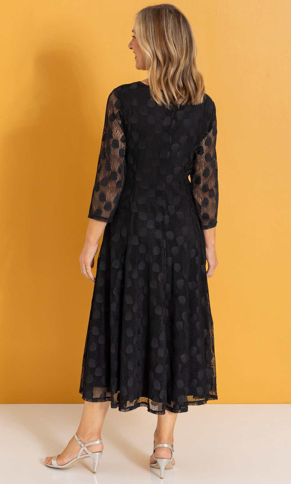 Boutique lace best sale panelled midi dress