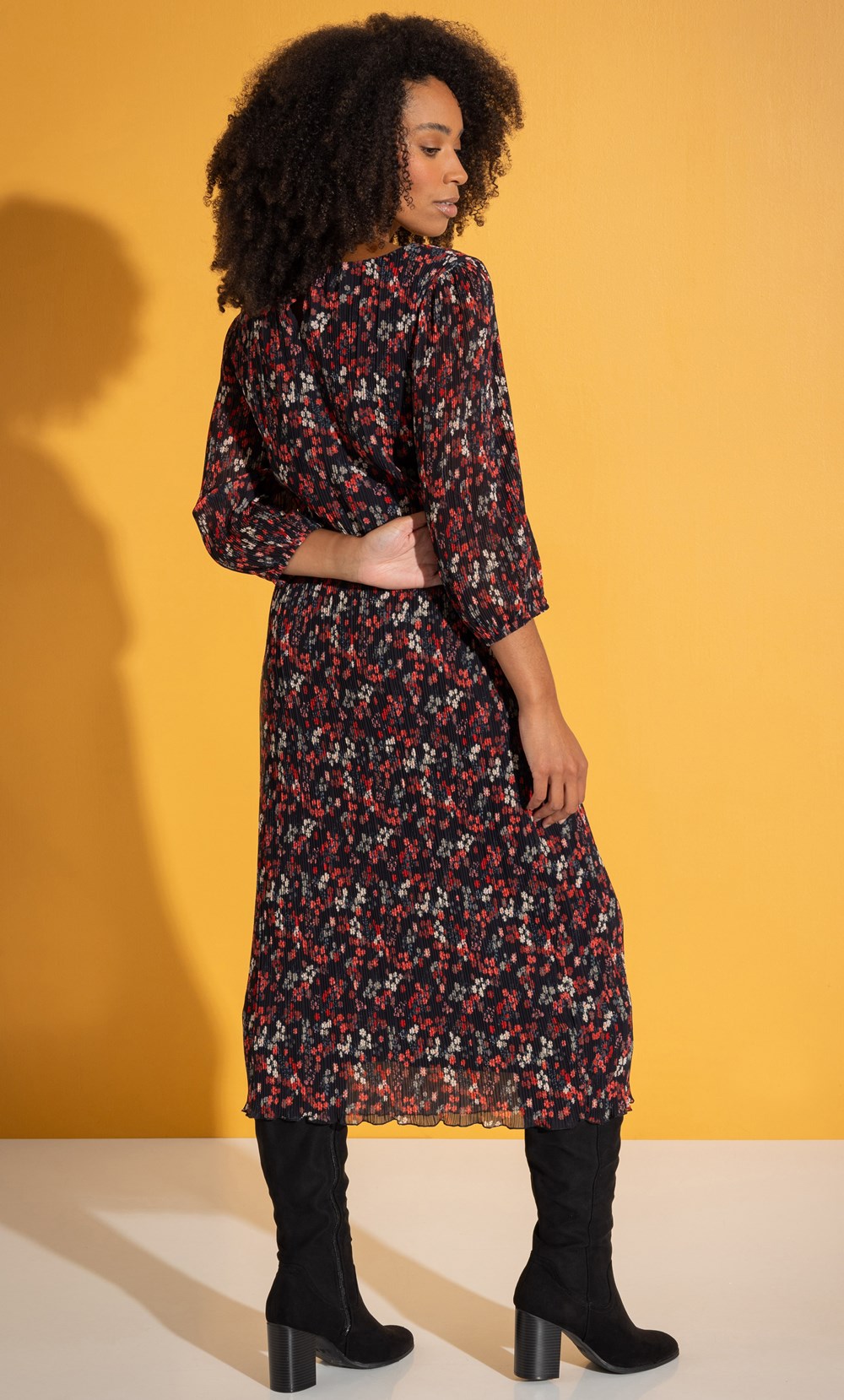 Pleated Ditsy Floral Print Midaxi Dress