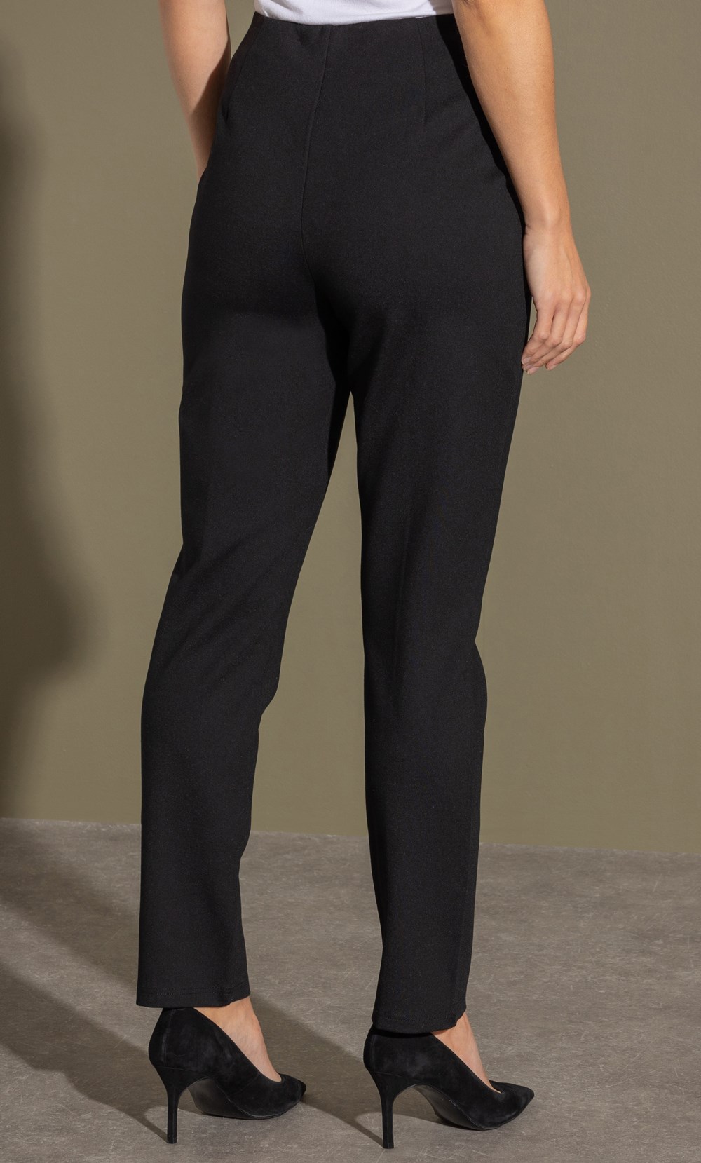 Robell | Tailored Straight Short Trousers | 51408 | Bentleys Banchory