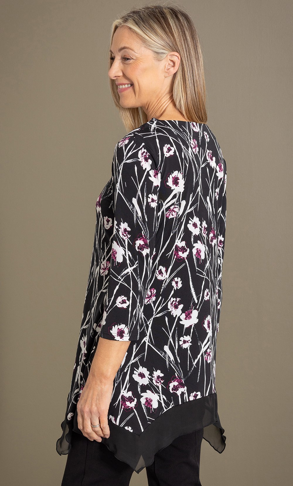 Anna Rose Garden Print Tunic Top With Necklace