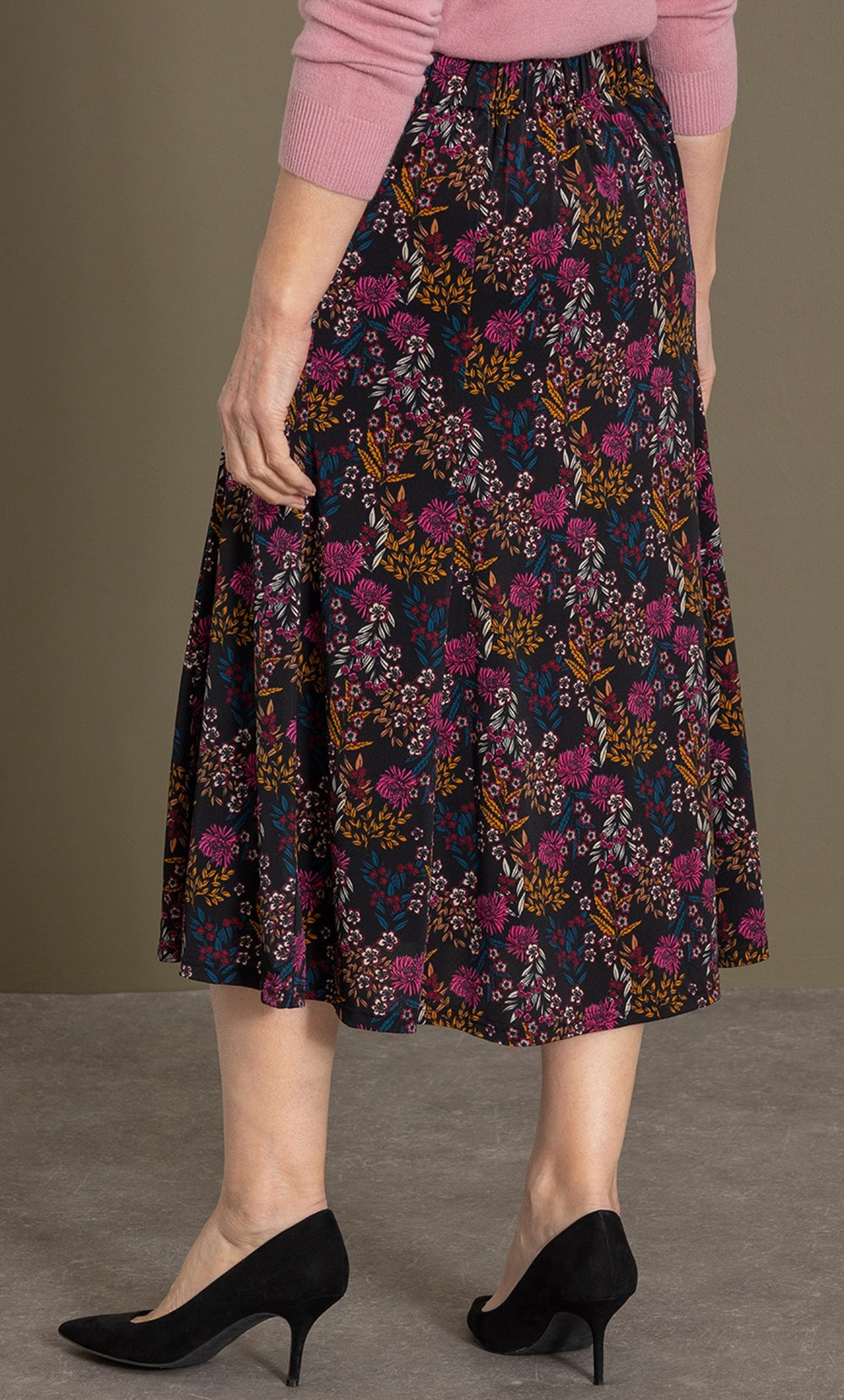 Anna Rose Floral Print Pull On Skirt in Multi | Klass