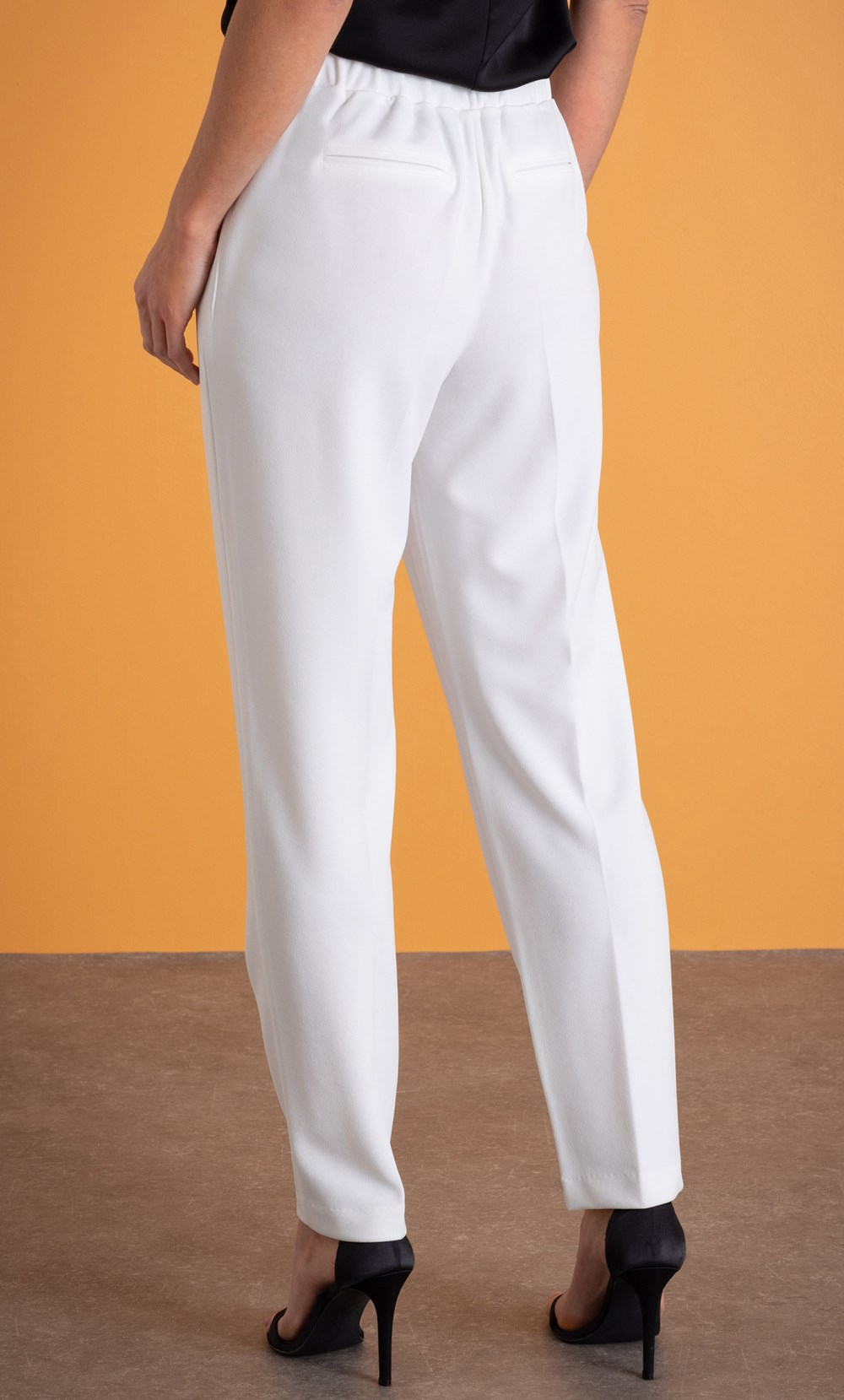 Missguided - Premium Crepe Wide Leg Trousers White | White wide leg trousers,  White wide leg pants, Wide leg pants