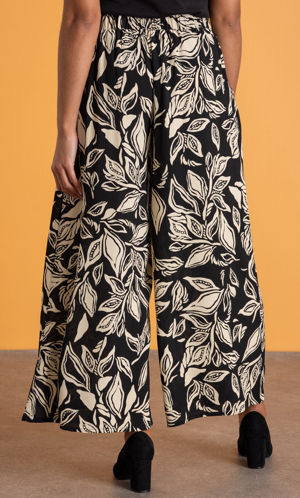 Floral Printed Wide Leg Trousers