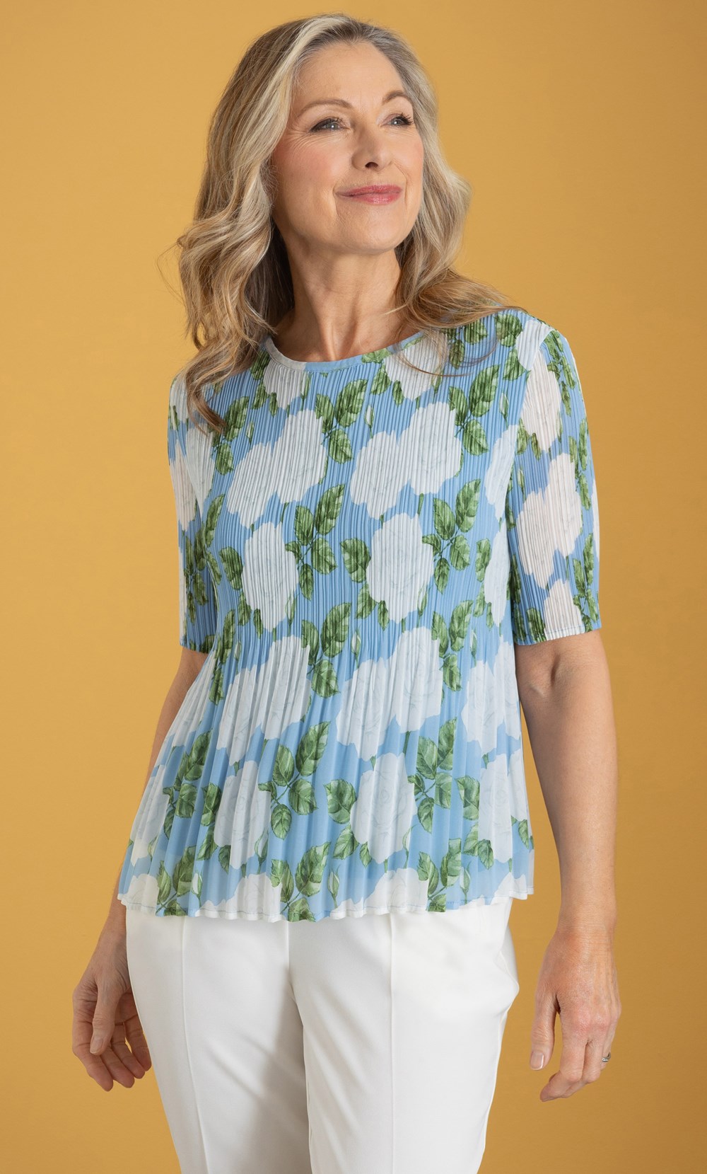 Anna Rose Bouquet Print Pleated Top