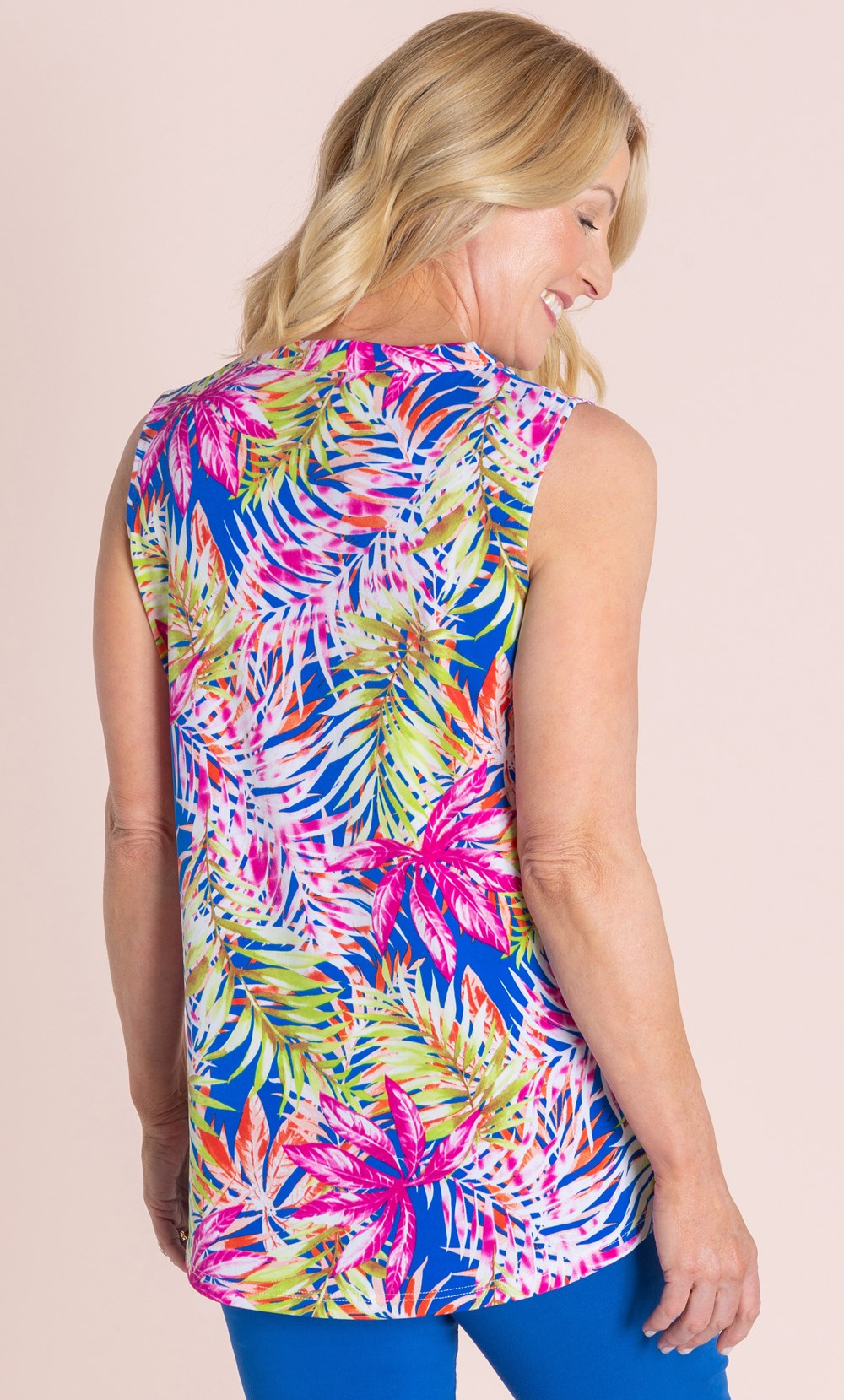 Anna Rose Leaf Print Sleeveless Top With Necklace