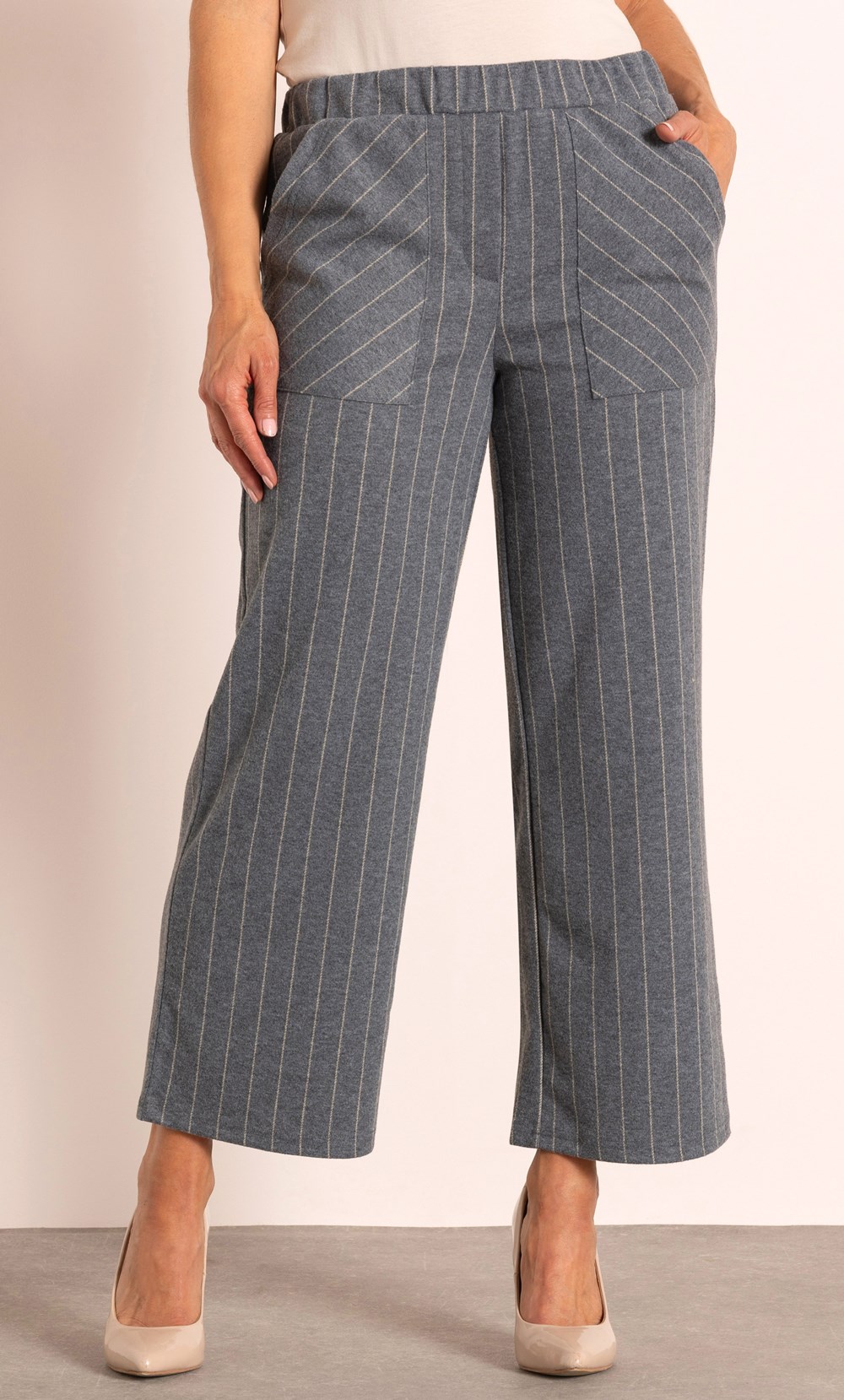 Striped Wide Leg Cropped Trousers in Grey Klass