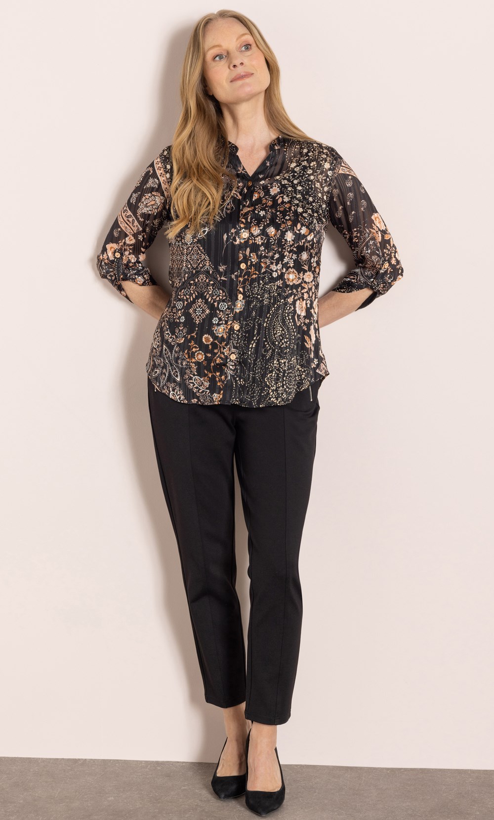 Anna Rose Shimmer Printed Blouse