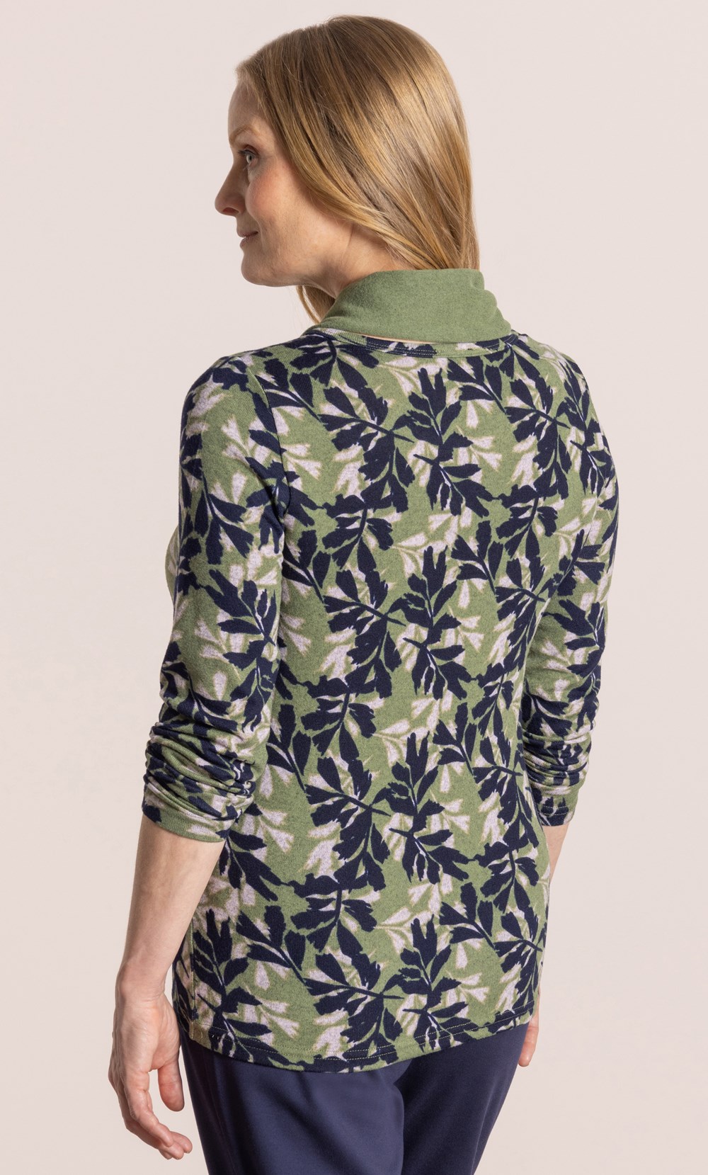 Anna Rose Leaf Printed Brushed Knit Top With Scarf