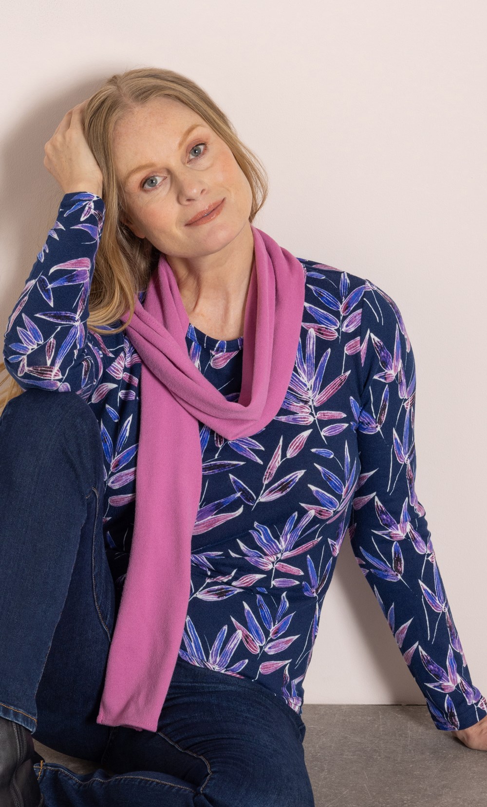 Anna Rose Leaf Printed Brushed Knit Top With Scarf