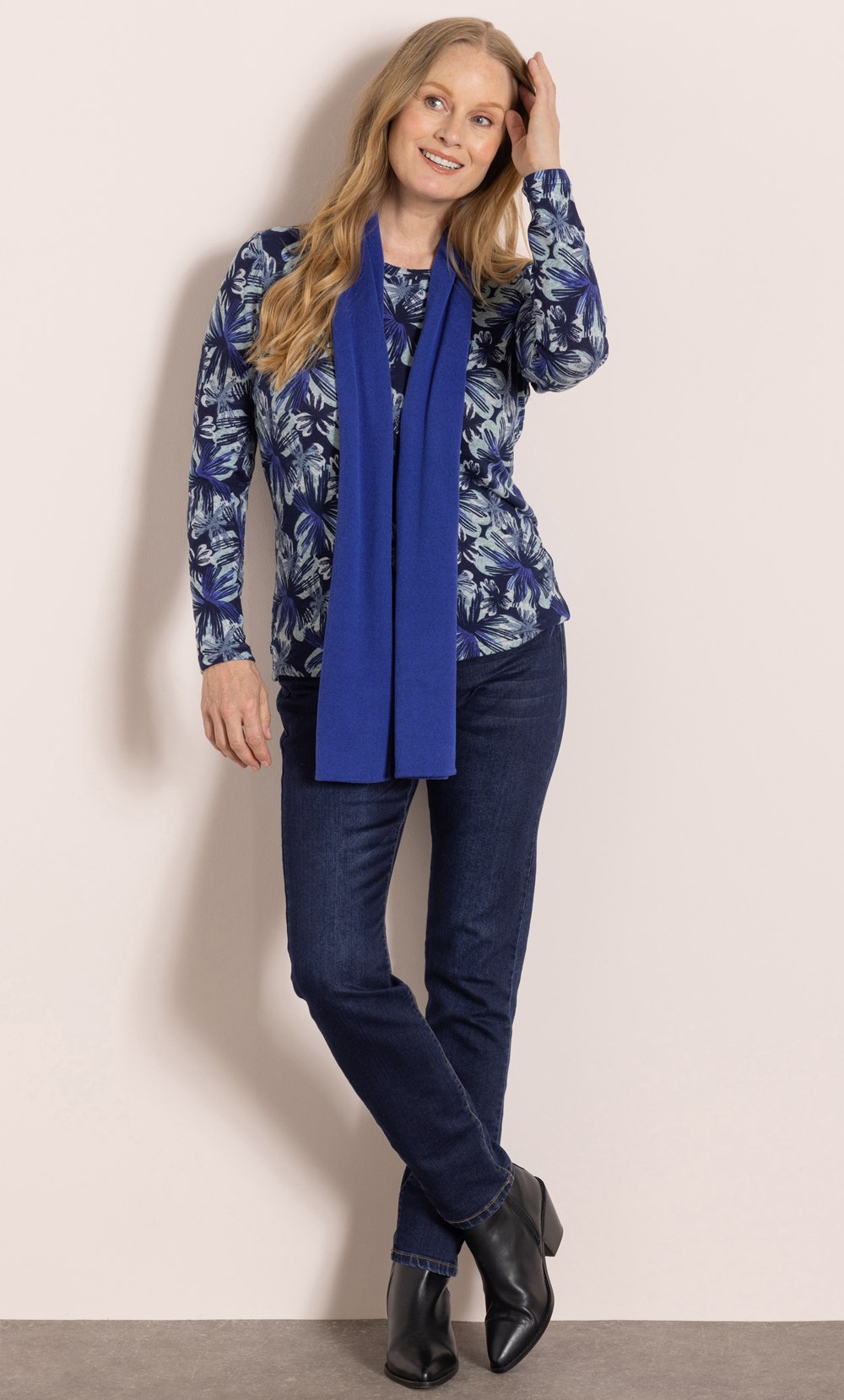 Anna Rose Floral Printed Brushed Knit Top With Scarf