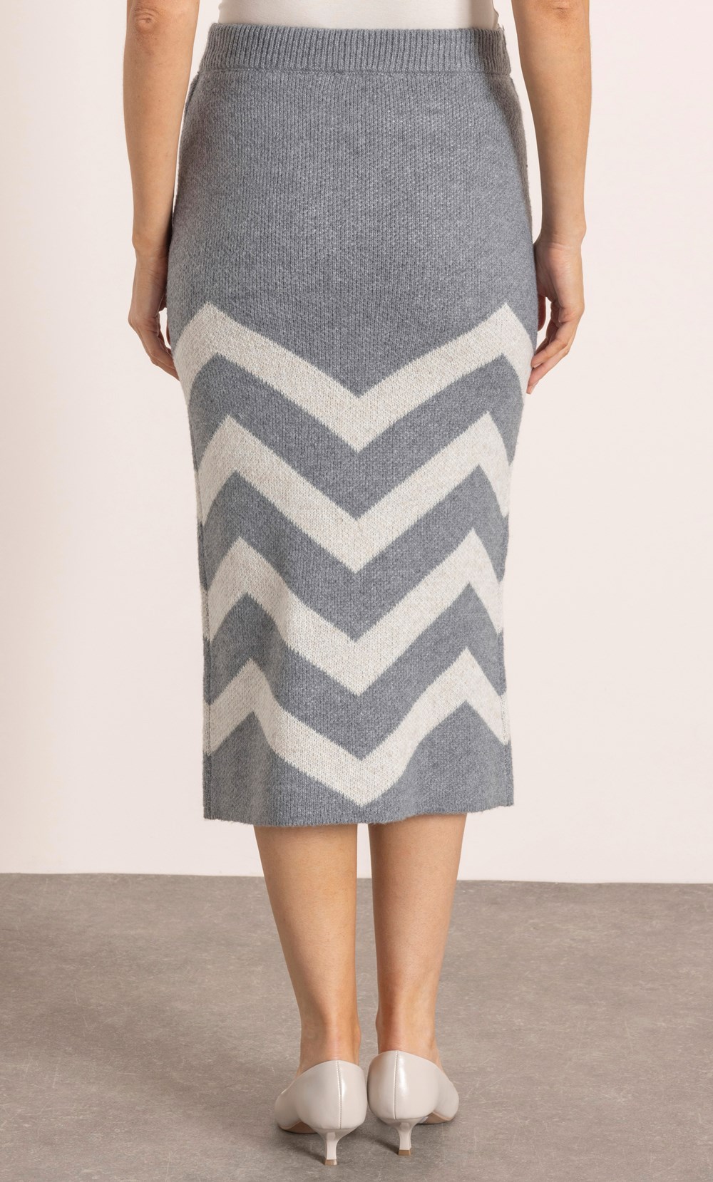 Chevron Pattern Knitted Midi Skirt