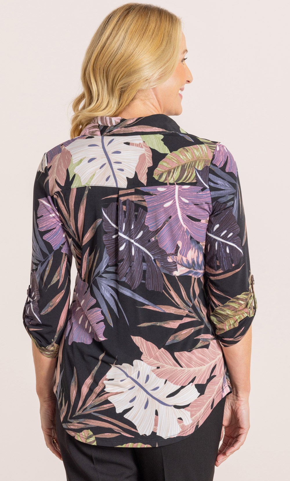 Anna Rose Leaf Print Top With Necklace